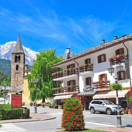 Hotel Bucaneve Pré-Saint-Didier Екстериор снимка
