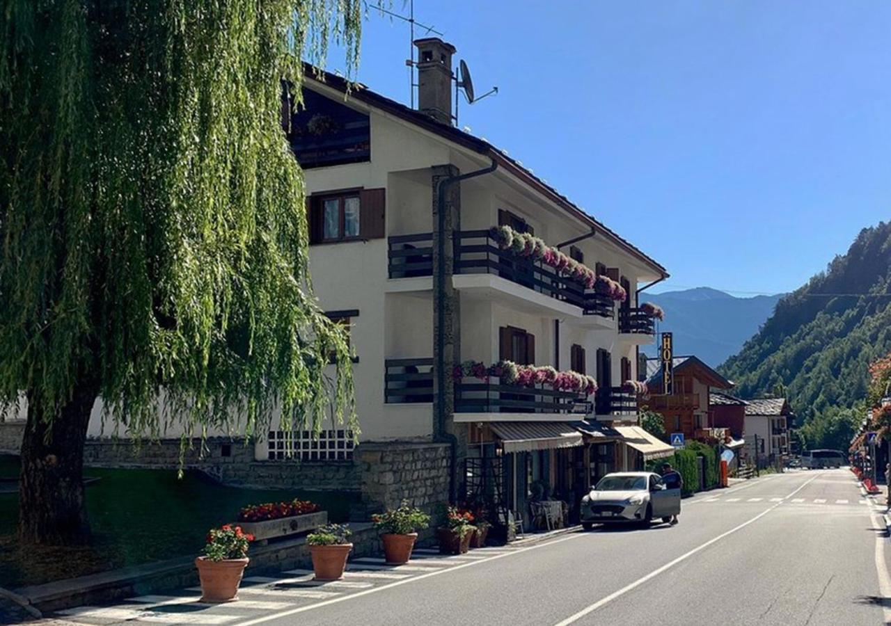 Hotel Bucaneve Pré-Saint-Didier Екстериор снимка
